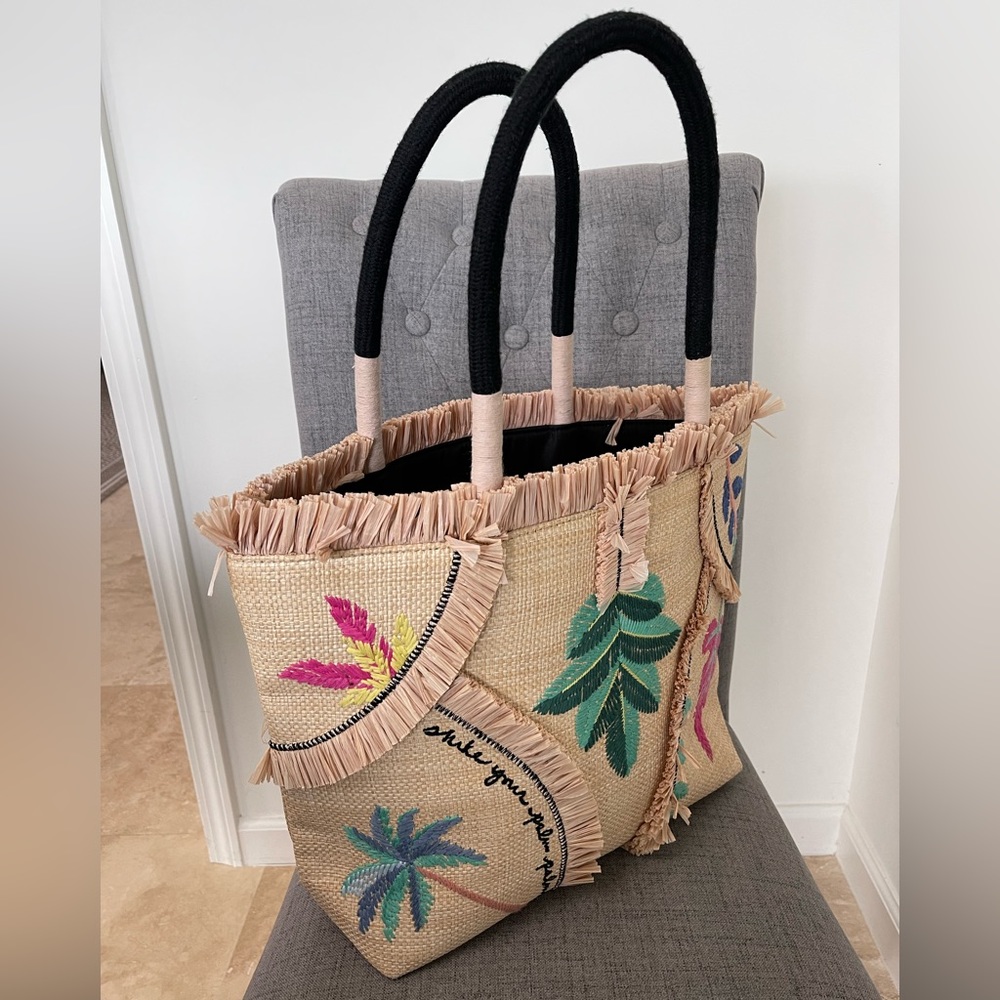 NWOT Stella and Dot Shake Your Palm Palms woven beach tote, vacation bag